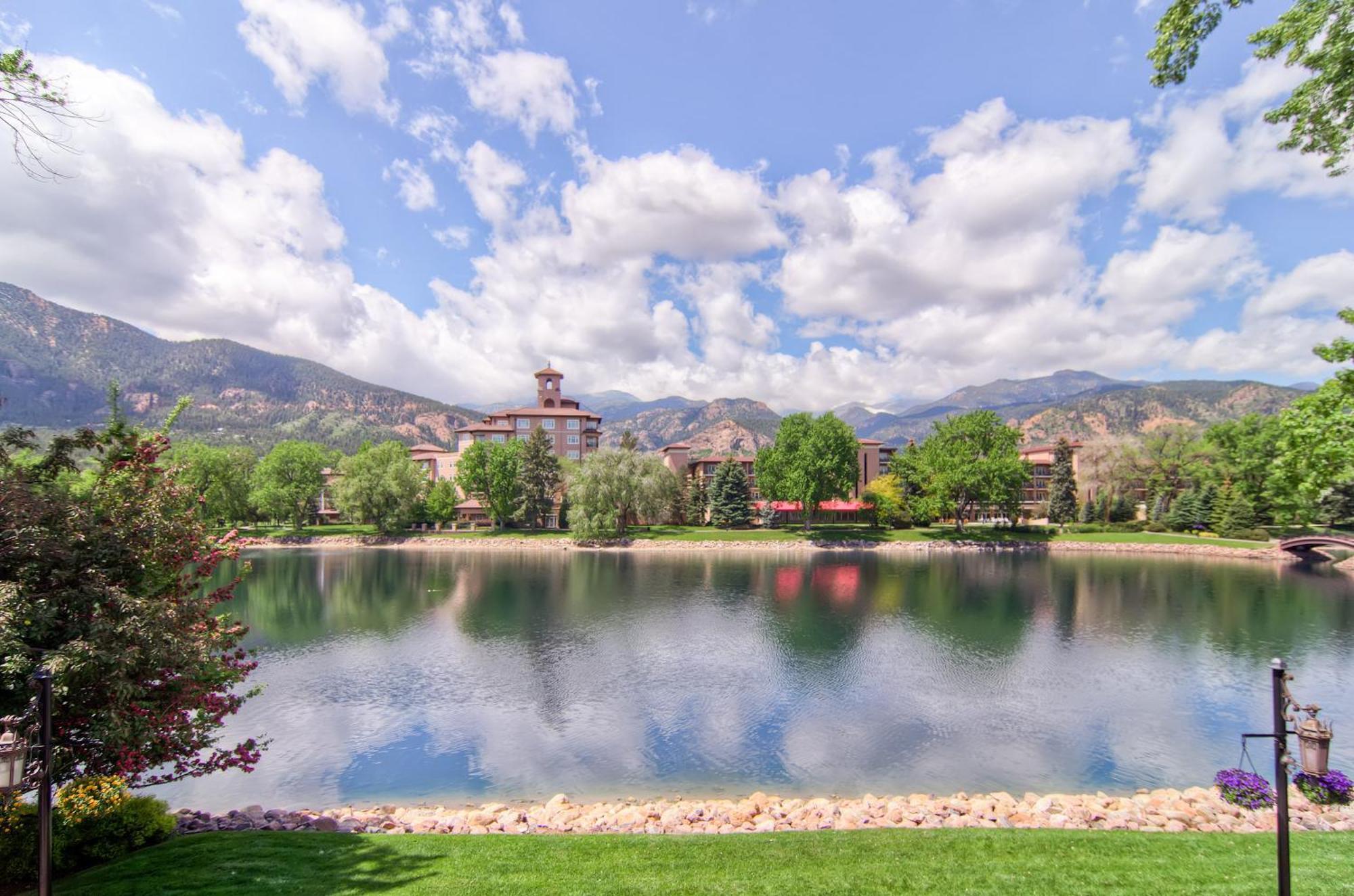 The Broadmoor Hotel Colorado Springs Exterior photo